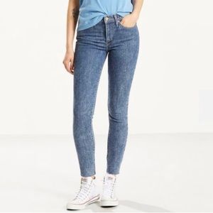 Levi’s 721 High Rise Skinny Raw Hem Jeans 25